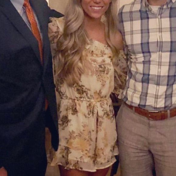 Cream floral off the shoulder romper - Picture 3 of 4